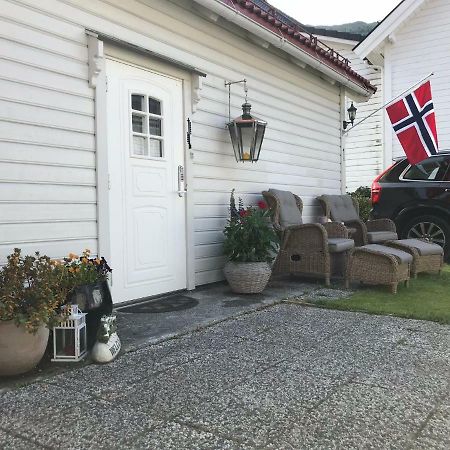 Koselig Landsbyhus I Nordfjord Nordfjordeid Zewnętrze zdjęcie