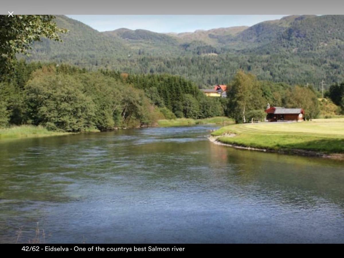 Koselig Landsbyhus I Nordfjord Nordfjordeid Zewnętrze zdjęcie